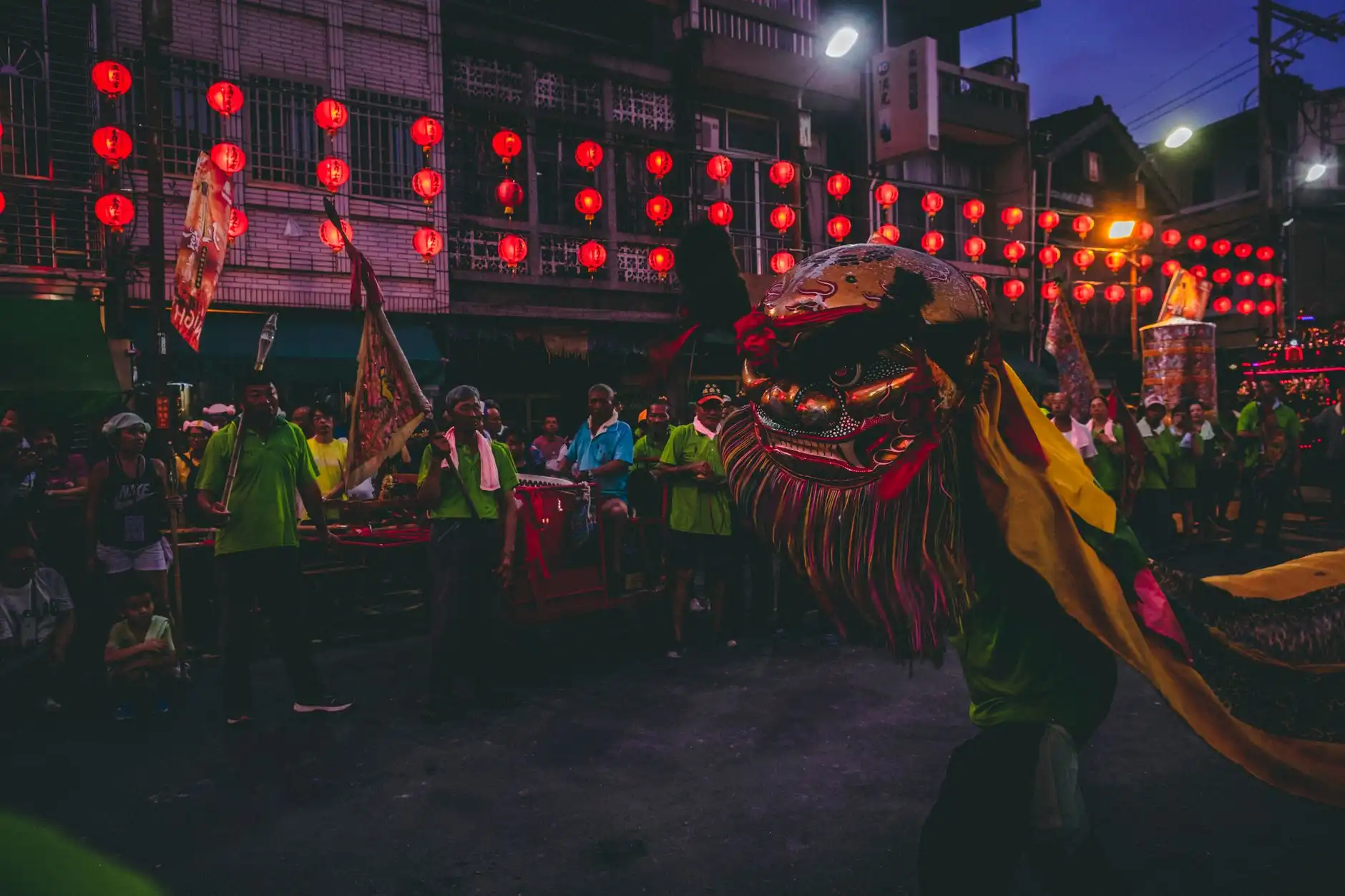2024年海南品牌推广方案对比：线上传播与线下活动的融合策略